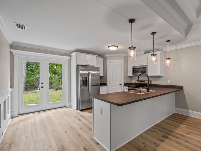 70 Chinook Trail, Crawfordville, FL 32327