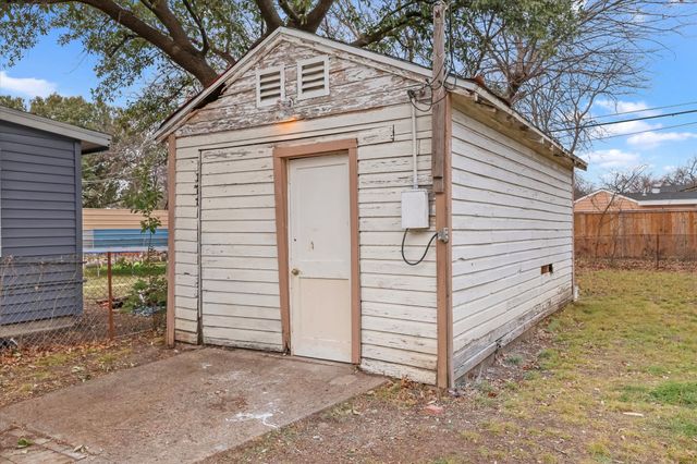 1611 Savoy Street, Dallas, TX 75224