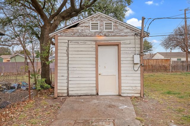 1611 Savoy Street, Dallas, TX 75224