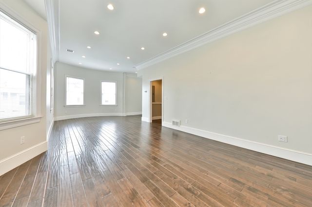 9 Bellflower C, Boston, MA 02125