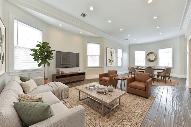 9 Bellflower C, Boston, MA 02125