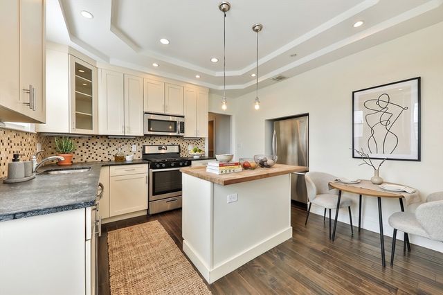 9 Bellflower C, Boston, MA 02125