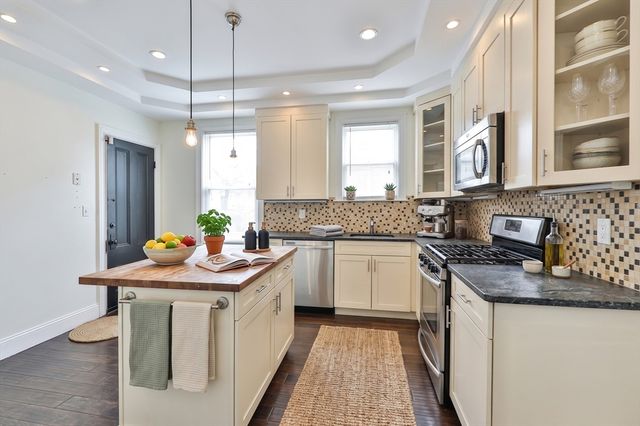 9 Bellflower C, Boston, MA 02125