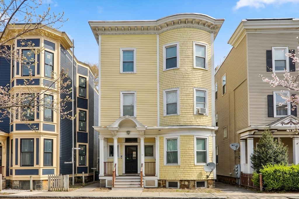 9 Bellflower C, Boston, MA 02125