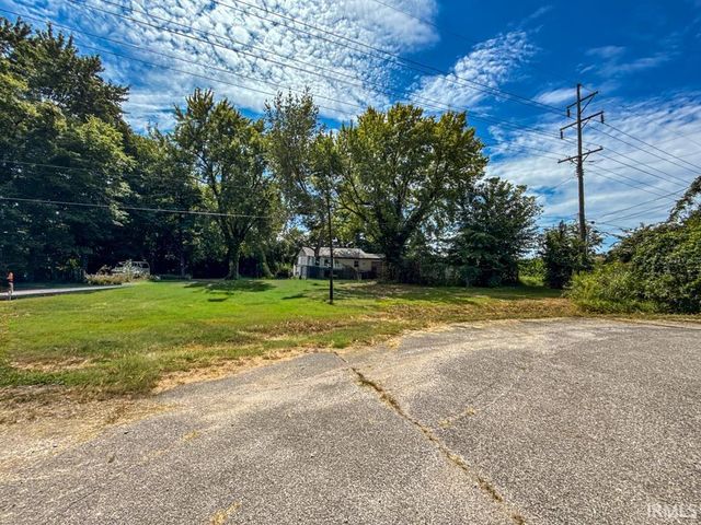 10395 W State Road 66 Road, Newburgh, IN 47630