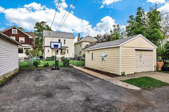 1328 Glenwood Boulevard, Schenectady, NY 12308