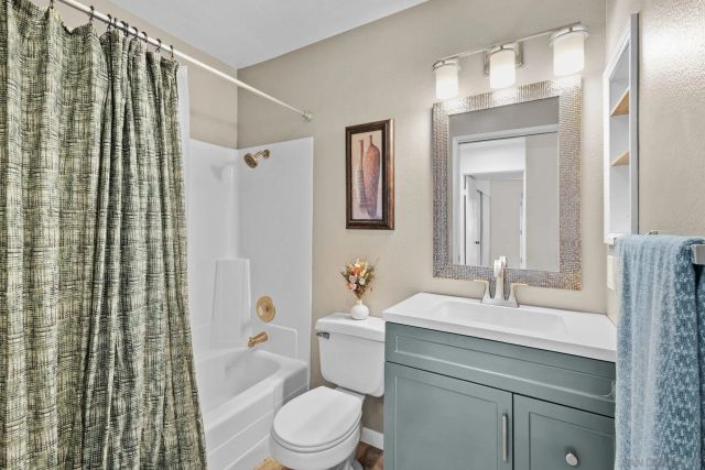 3823 Caminito Litoral 208, San Diego, CA 92107