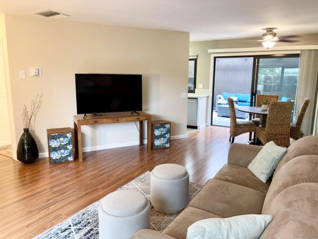 3823 Caminito Litoral 208, San Diego, CA 92107