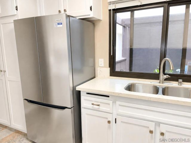 3823 Caminito Litoral 208, San Diego, CA 92107