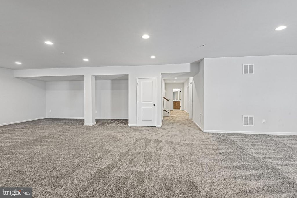Image 62 of property listing at 4521 ARBORETUM DR, Monrovia, MD 21770