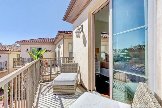 1733 Aviation, Redondo Beach, CA 90278