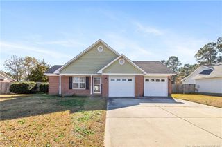 106 Hawthorn Drive, Raeford, NC 28376