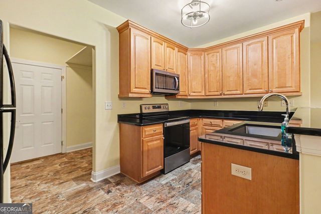 303 Commonwealth Circle, Newnan, GA 30263