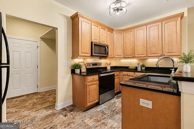 303 Commonwealth Circle, Newnan, GA 30263