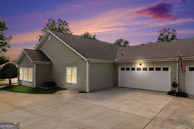 303 Commonwealth Circle, Newnan, GA 30263