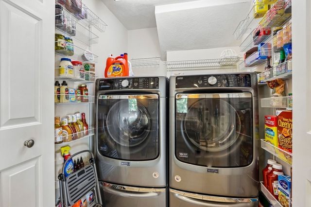 28 Hampden Ave, Burlington, MA 01803