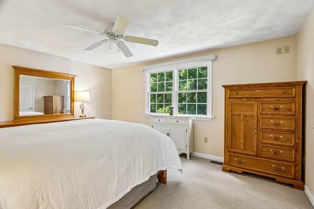 28 Hampden Ave, Burlington, MA 01803