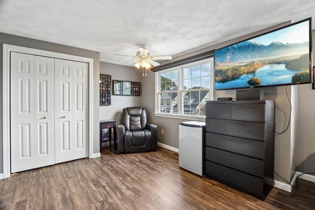 28 Hampden Ave, Burlington, MA 01803