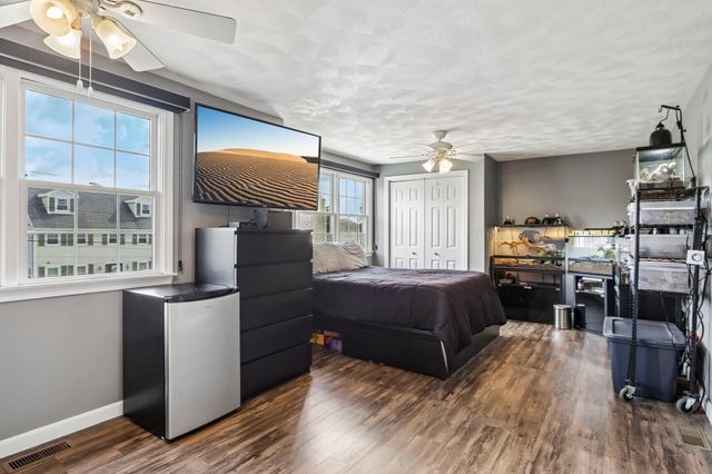 28 Hampden Ave, Burlington, MA 01803