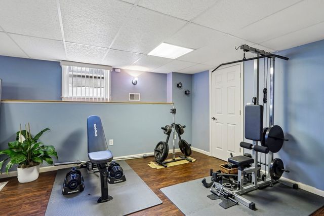 28 Hampden Ave, Burlington, MA 01803