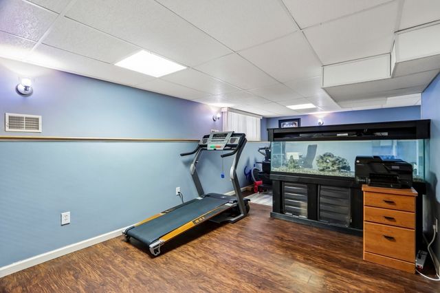 28 Hampden Ave, Burlington, MA 01803