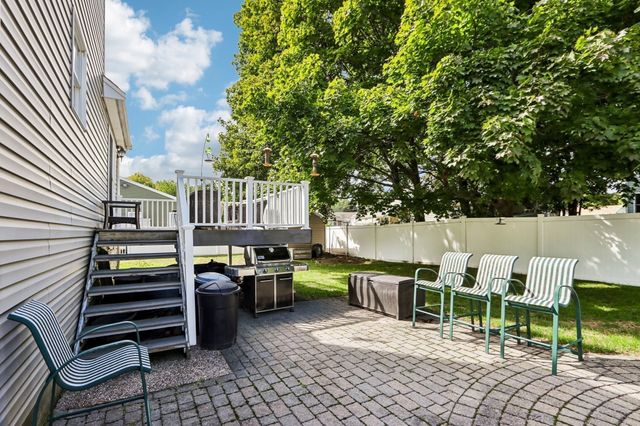 28 Hampden Ave, Burlington, MA 01803
