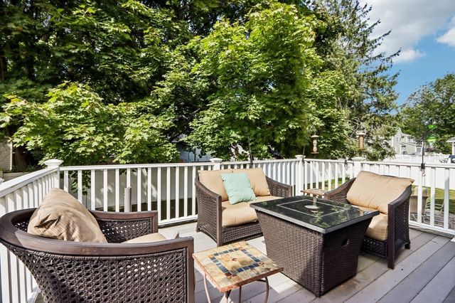 28 Hampden Ave, Burlington, MA 01803