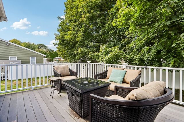 28 Hampden Ave, Burlington, MA 01803