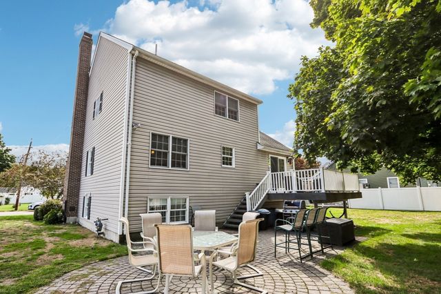 28 Hampden Ave, Burlington, MA 01803