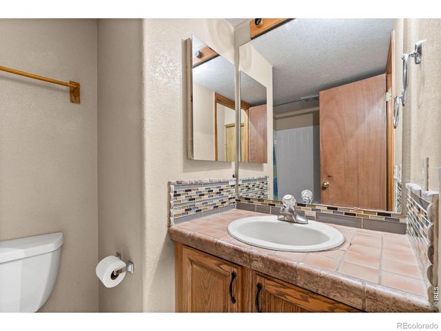 15731 W 64th Place, Arvada, CO 80007