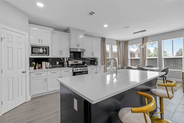 610 Parker Circle, Garland, TX 75040