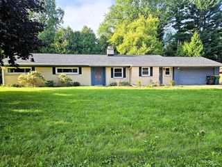 323 Grand AVENUE, Thiensville, WI 53092