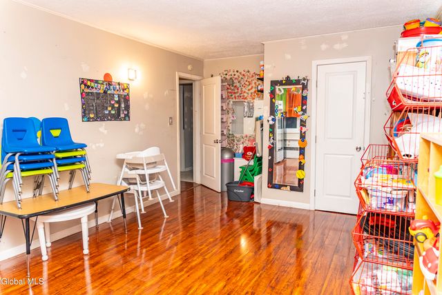 160 Shaker Road, Albany, NY 12211