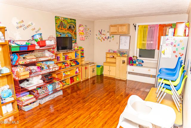 160 Shaker Road, Albany, NY 12211