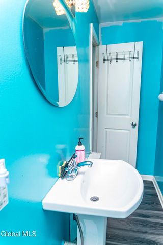 160 Shaker Road, Albany, NY 12211