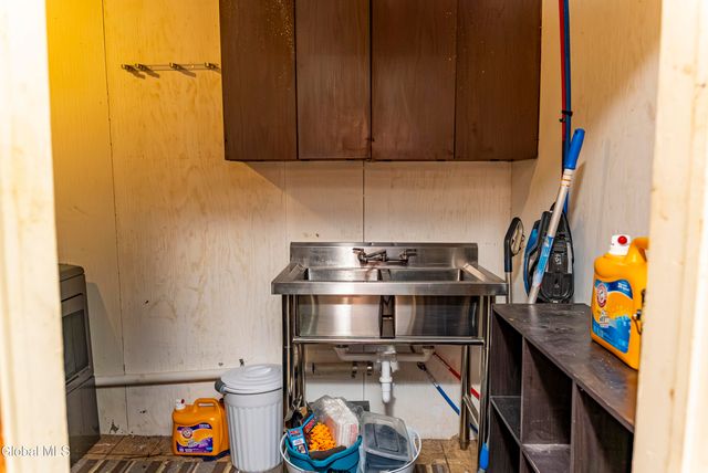 160 Shaker Road, Albany, NY 12211