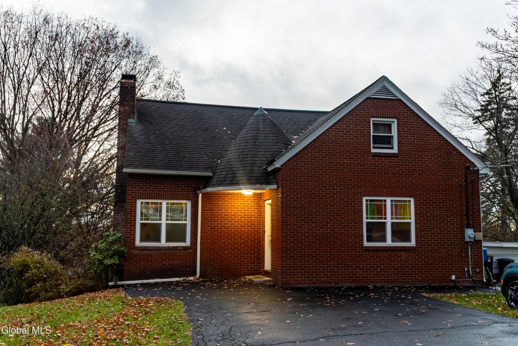 160 Shaker Road, Albany, NY 12211