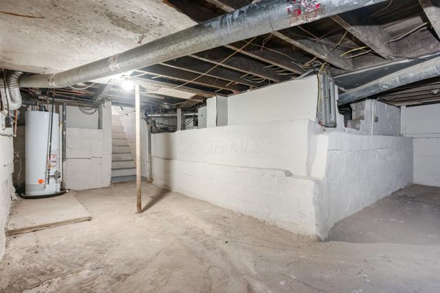 1827 Aberdeen, Columbus, OH 43211