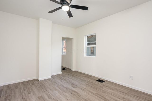 1827 Aberdeen, Columbus, OH 43211