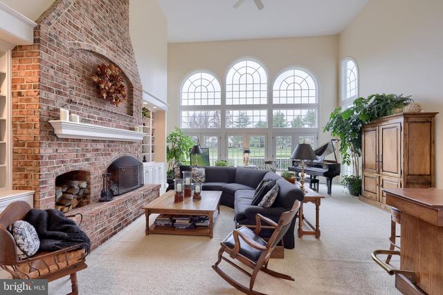 78 OAKHILL DR, Lititz, PA 17543