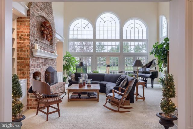 78 OAKHILL DR, Lititz, PA 17543