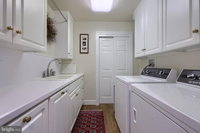 78 OAKHILL DR, Lititz, PA 17543