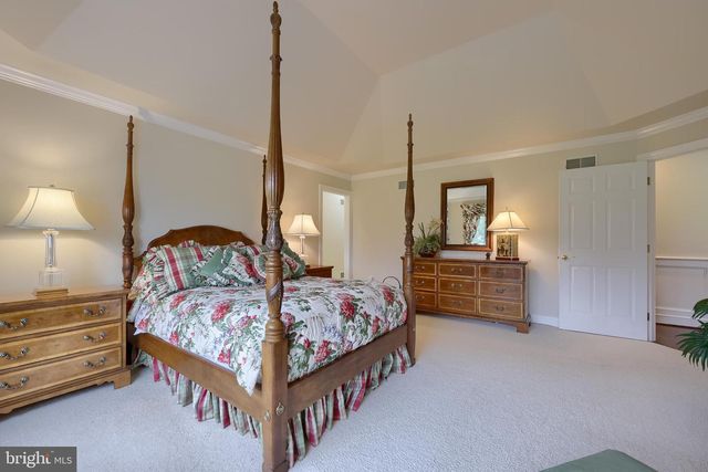 78 OAKHILL DR, Lititz, PA 17543