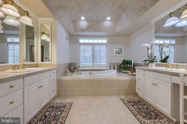 78 OAKHILL DR, Lititz, PA 17543