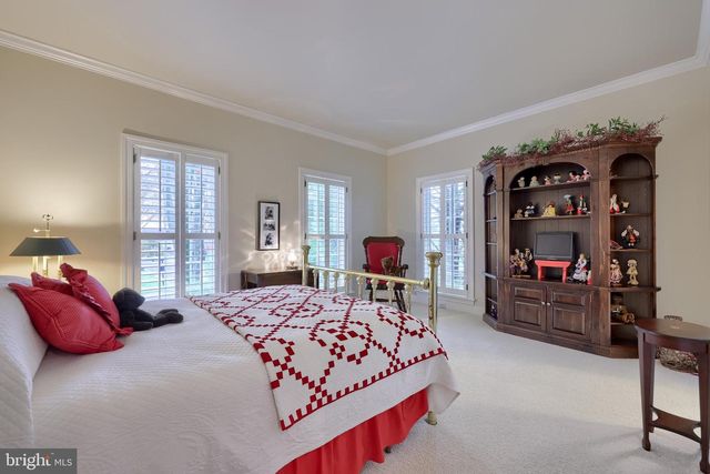 78 OAKHILL DR, Lititz, PA 17543