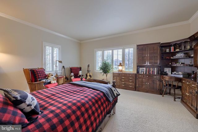 78 OAKHILL DR, Lititz, PA 17543