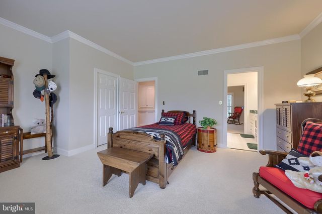 78 OAKHILL DR, Lititz, PA 17543