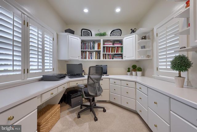 78 OAKHILL DR, Lititz, PA 17543