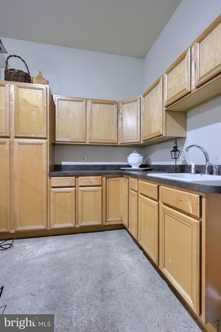 78 OAKHILL DR, Lititz, PA 17543