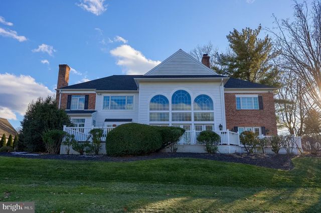 78 OAKHILL DR, Lititz, PA 17543